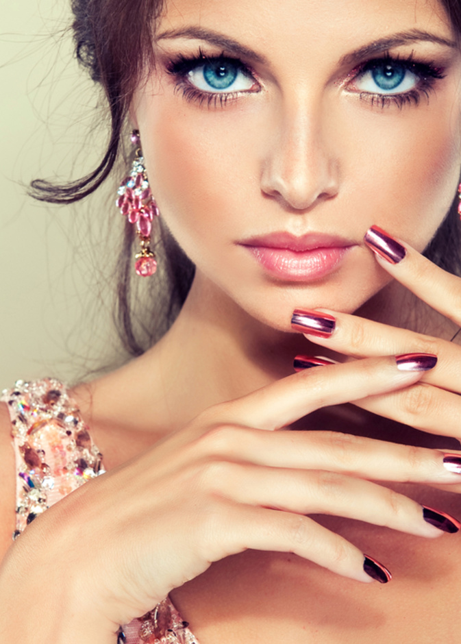 shutterstock_يجب أن تتبعي خطة منتظمة للحصول على بشرة رائعة ليلة رأس السنة 2022