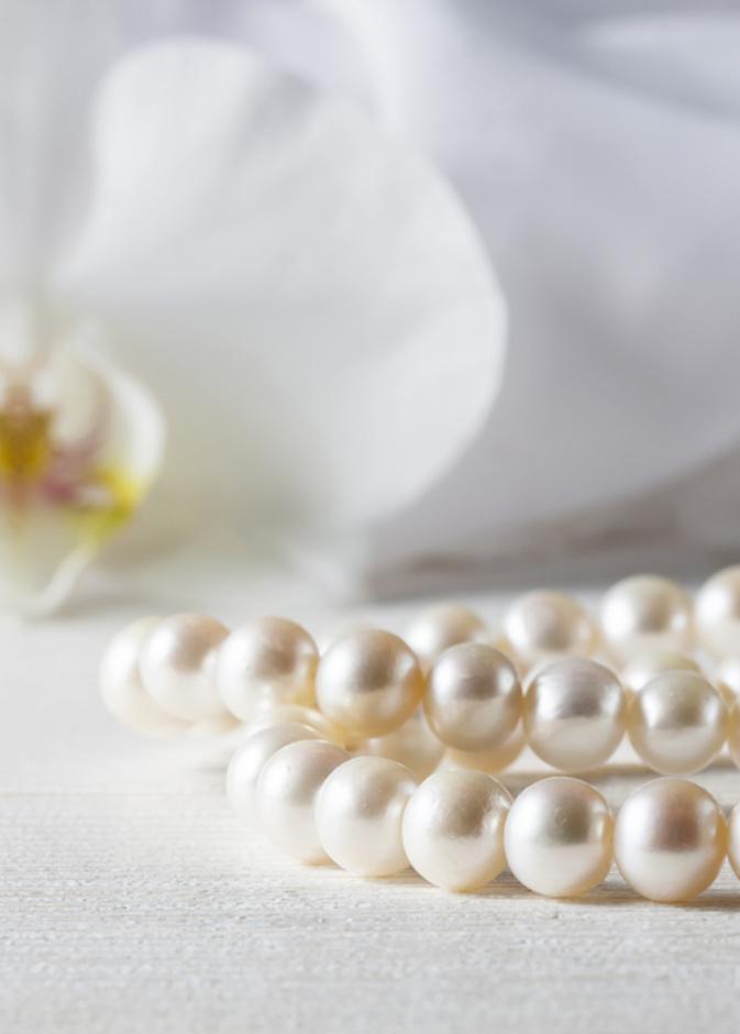 قلادات لؤلؤ للعروس صاحبة الذوق الفريد