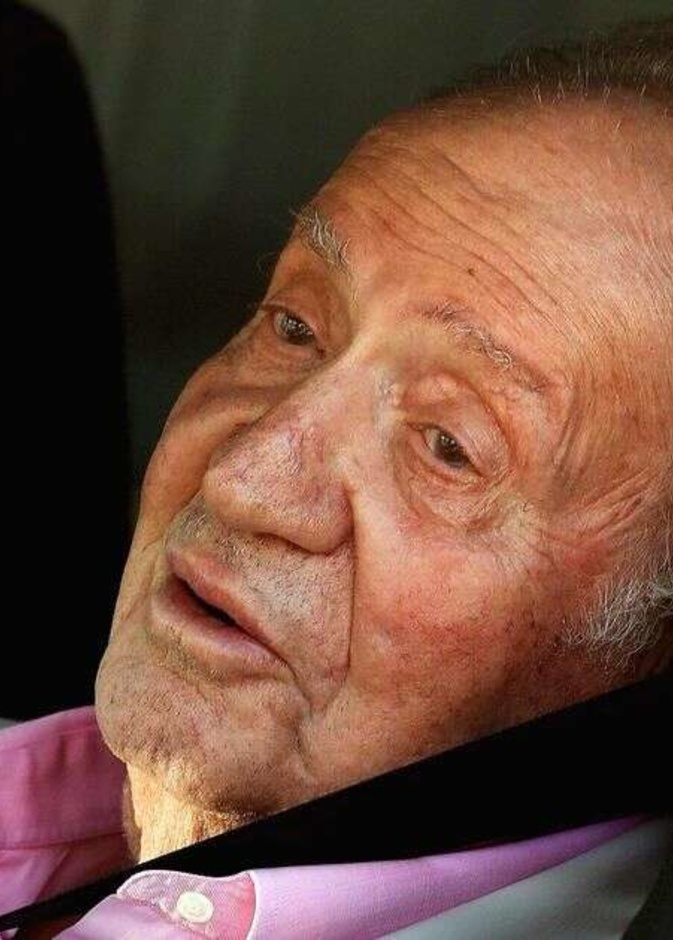 ملك إسبانيا السابق خوان كارلوس يتعرض لخطر الإصابة بعدوى كورونا