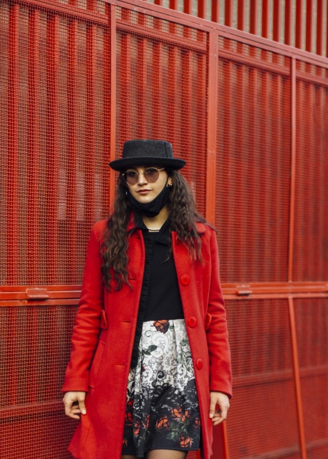 تنسيق أزياء باللّون الأحمر- إطلالة منسقة مع اللّون الأحمر بإسلوب Street style