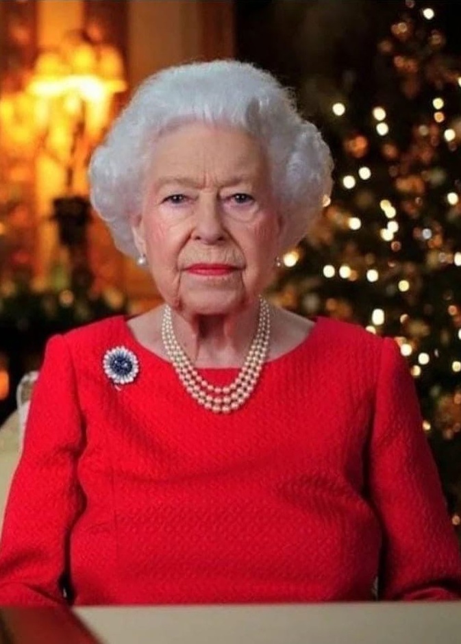 قصر باكنغهام ينشر صورة رسمية جديدة للملكة