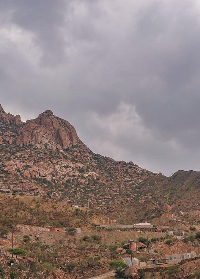جبلا شدا.. وجهة مثالية لعشاق المغامرات والهايكنج بالمملكة