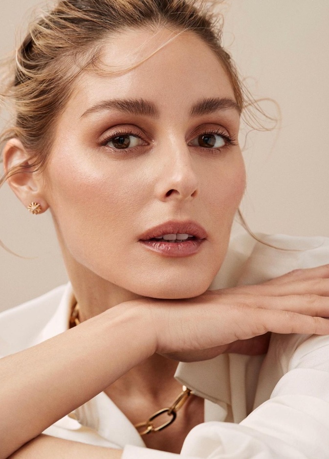 اجدد اطلالة Olivia Palermo بدون مكياج على انستغرام