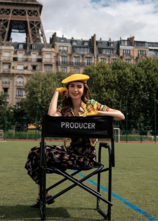 4 اسرار خلف اطلالات إميلي في باريس