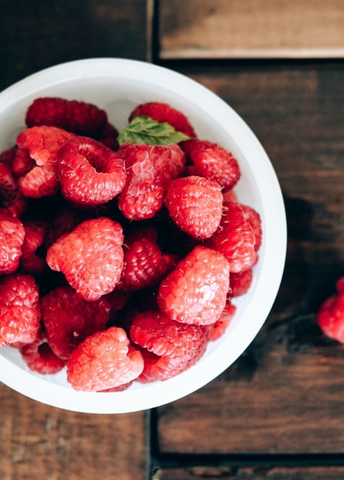 دراسة: التوت المجفف يقي من الضمور البقعي بالعيون