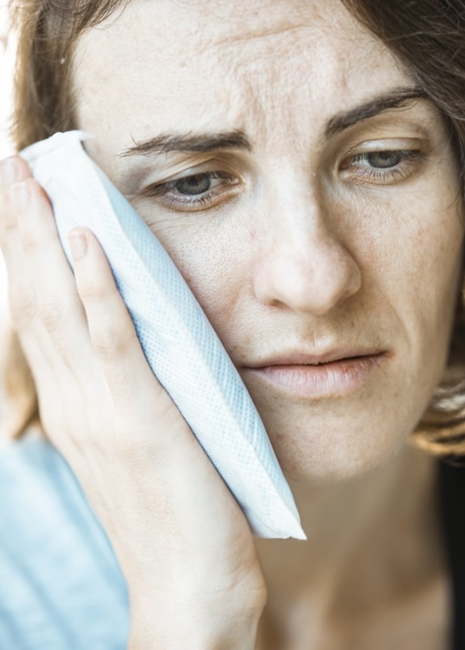 ماهي اسباب الم الاسنان بالليل ومتى يجب مراجعة الطبيب