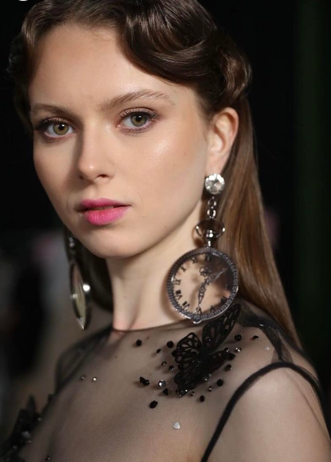 أبرز الصيحات الجمالية في اليوم الأول من أسبوع الهوت كوتور لربيع 2022