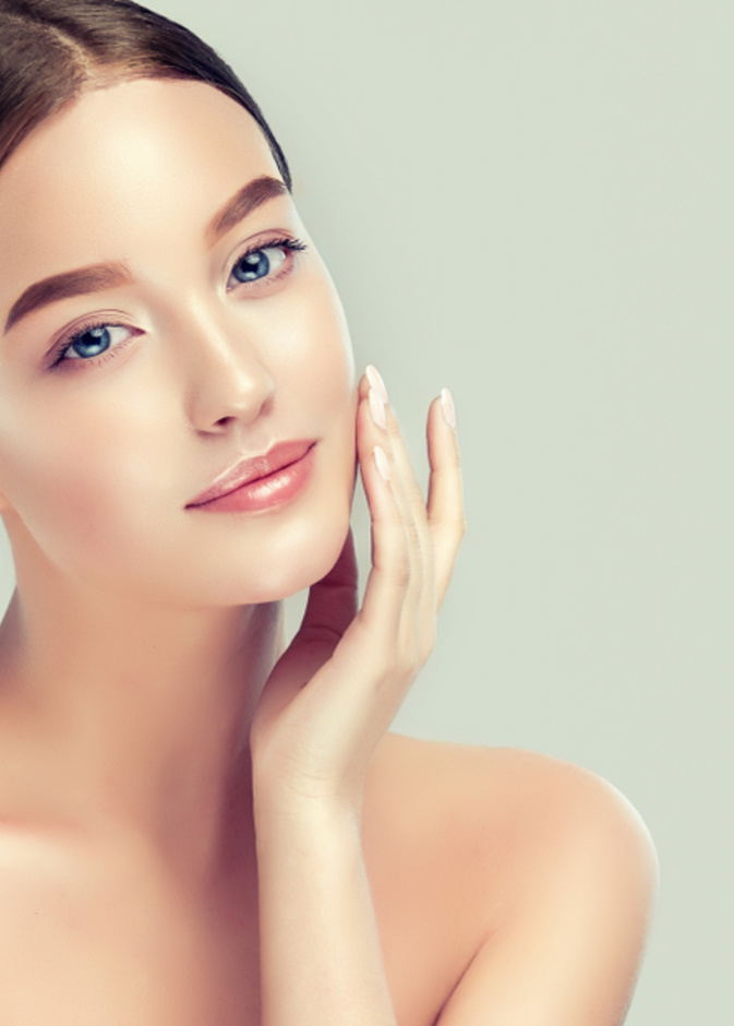 خلطات طبيعية من السكر لتقشير البشرة وتجديد خلاياها في أسرع وقت