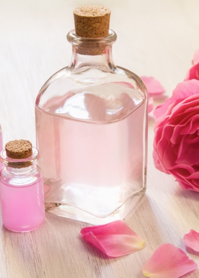 فوائد ماء الورد الصحية
