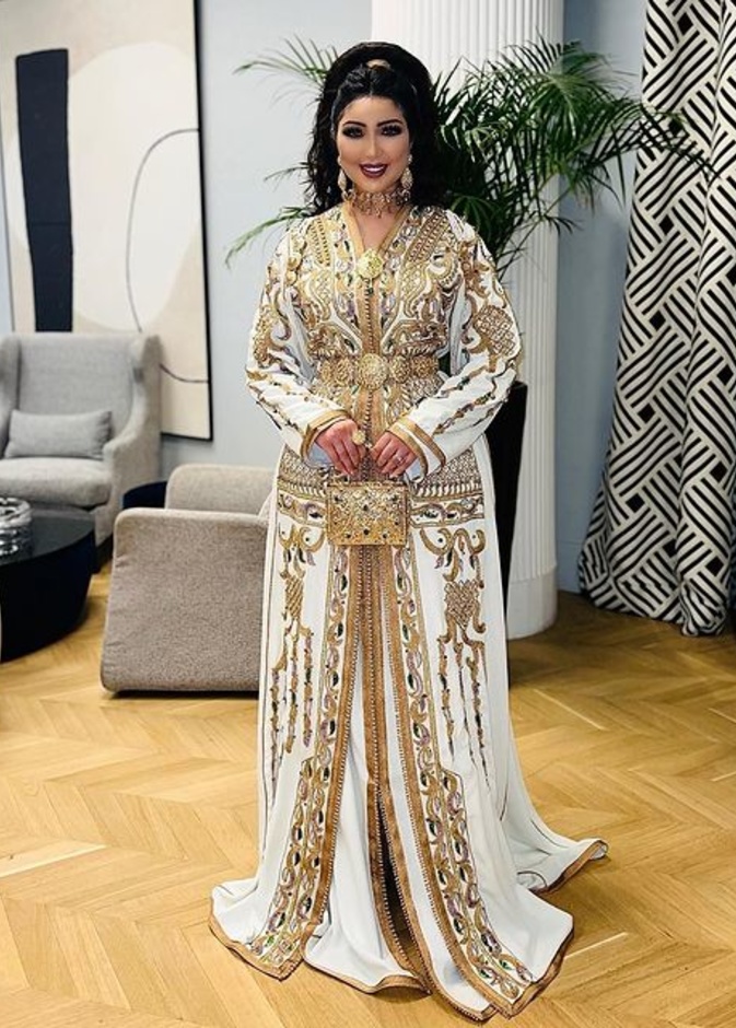 قفاطين عصرية  باللون الابيض انستقرام@dunia_batma