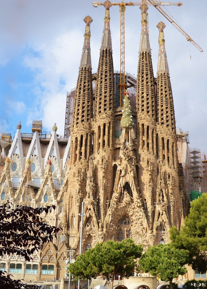 كارتدرائية ساغرادا فاميليا من أهم أماكن السياحة في برشلونة بواسطة gustavoboulhosa