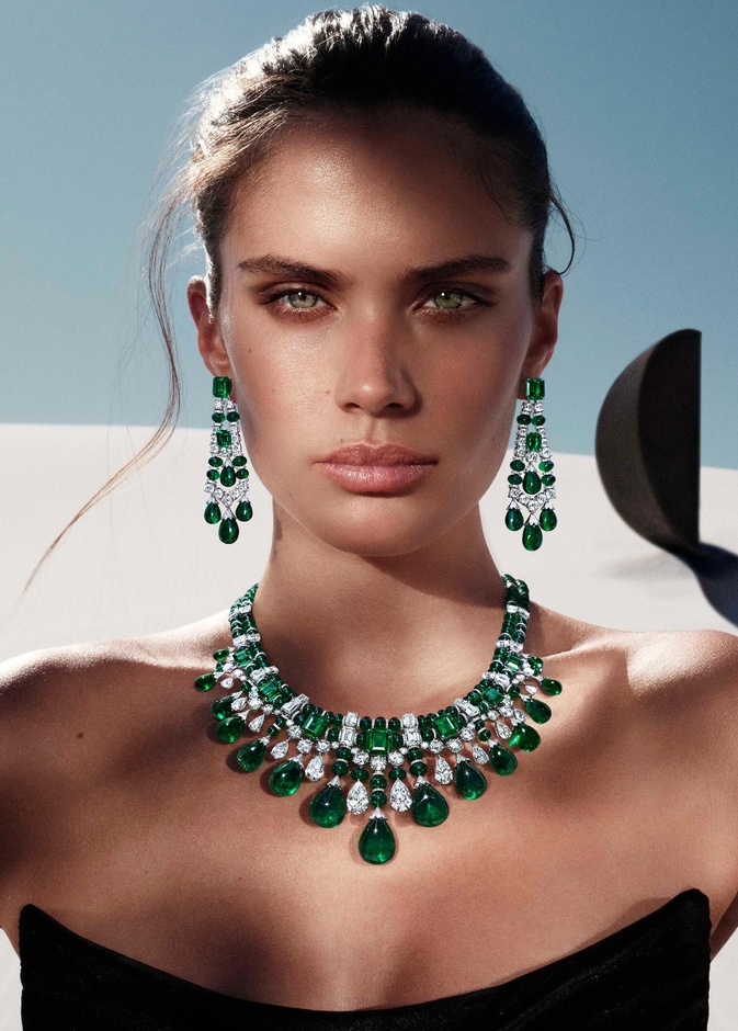 موديلات قلادات قصيرة من دار Graff