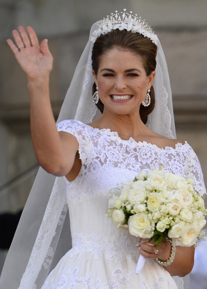 أجمل تيجان عروس 2022 المستوحاة من موديلات التيجان الملكية