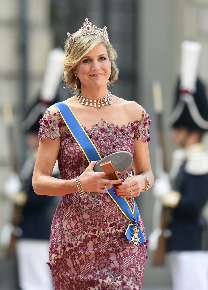  تاج الملكة ماكسيما المرصع بالياقوت والألماس