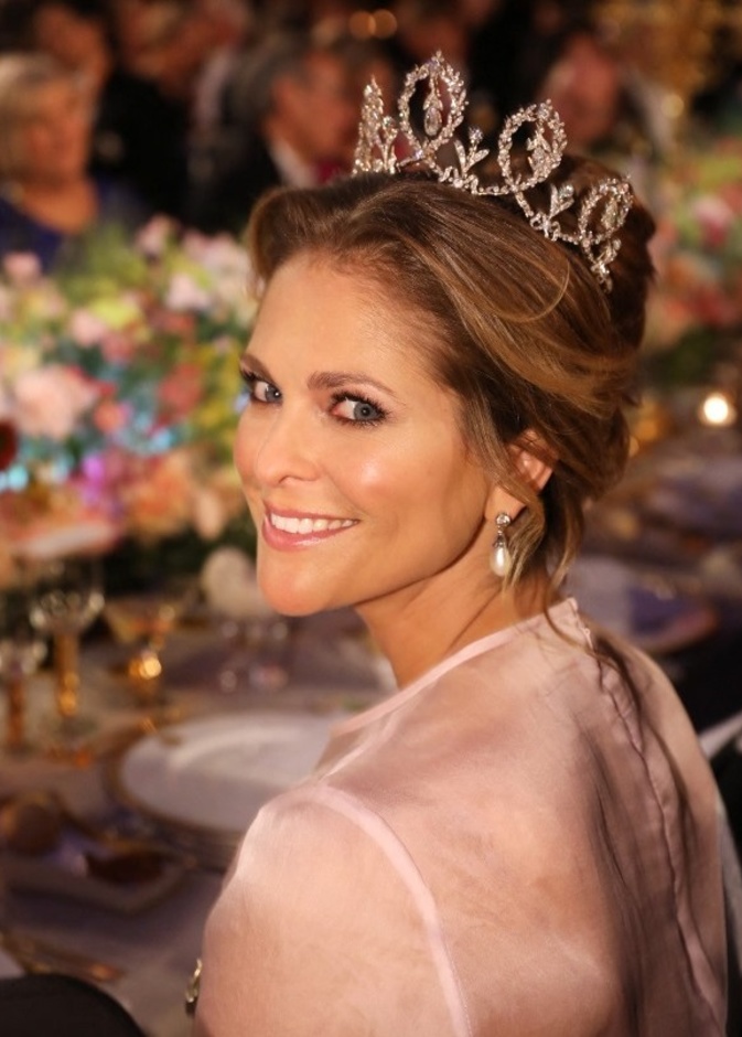 تاج The Connaught Diamond Tiara تاج سيدات العائلة المالكة السويدية