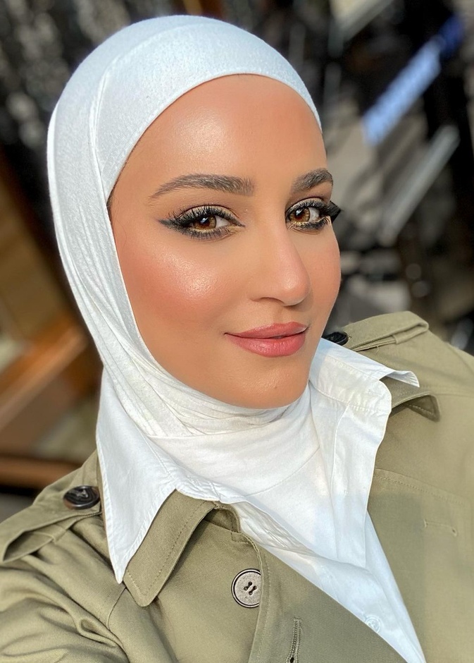 مكياج خليجي للمحجبات من وحي اطلالات دلال الدوب