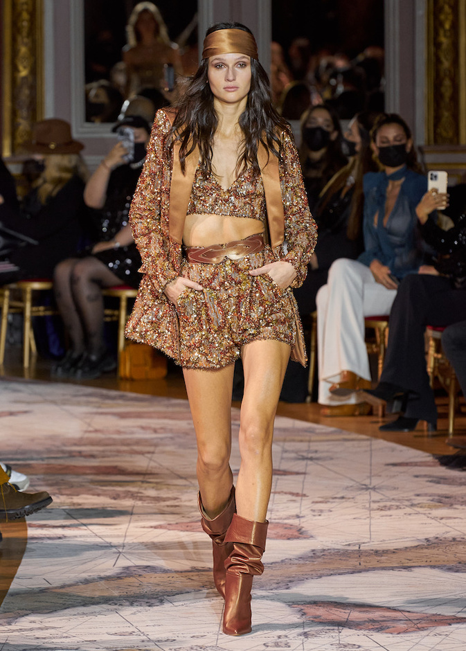 عرض أزياء زهير مراد لموسم ربيع وصيف 2022