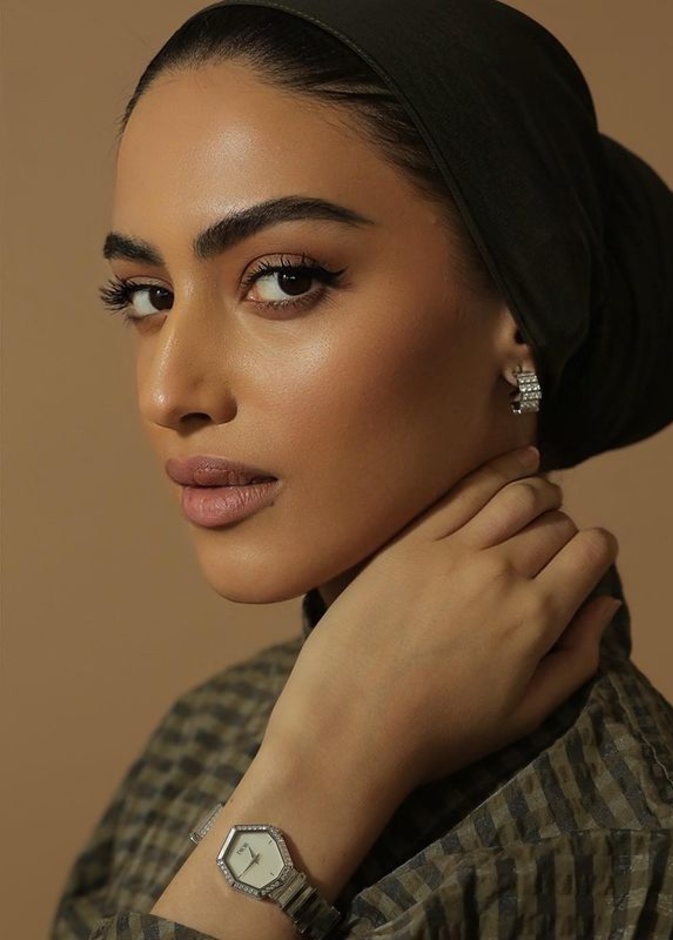 مكياج عيون ناعم للصبايا المحجبات من وحي يارا النملة