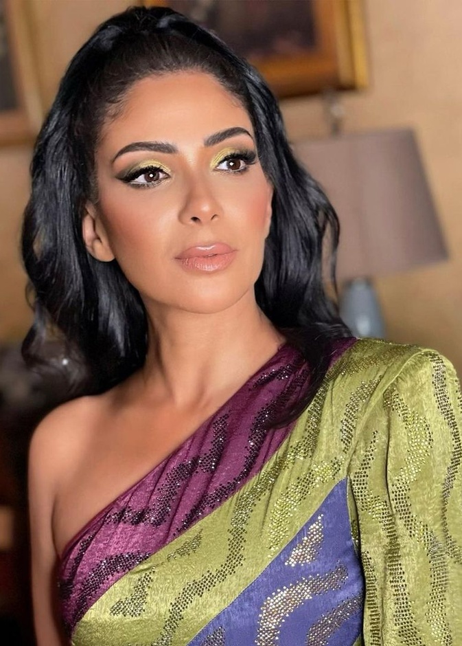 منى زكي 