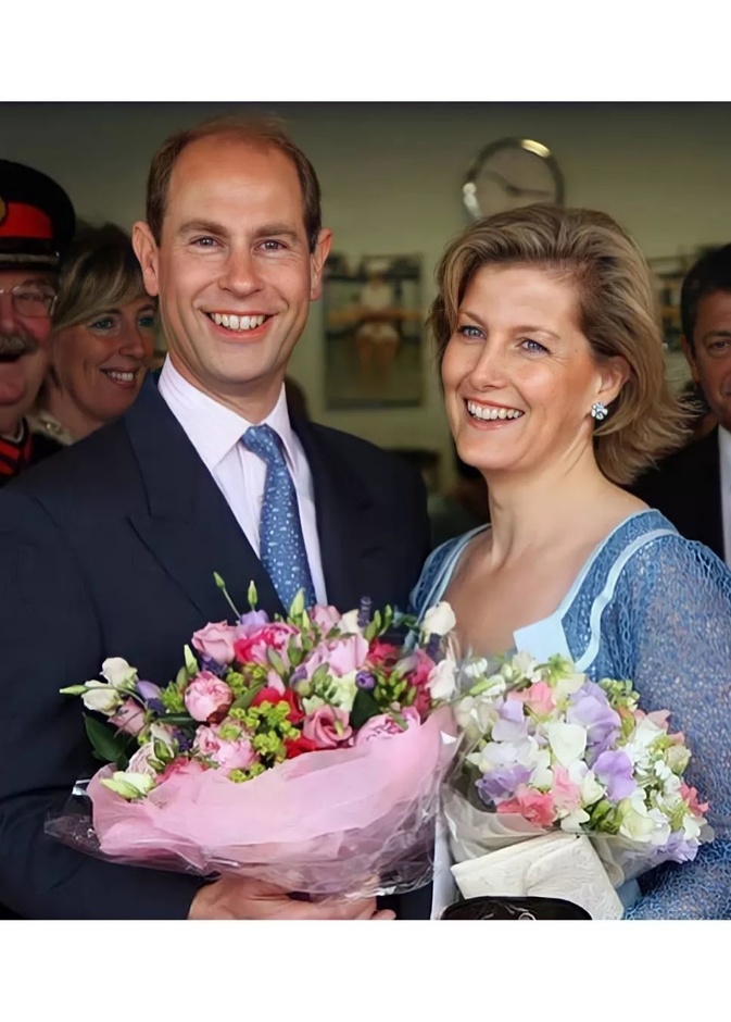 الأمير إدوارد وزوجته يطلبان عمالة جديدة في منزلهما في سري