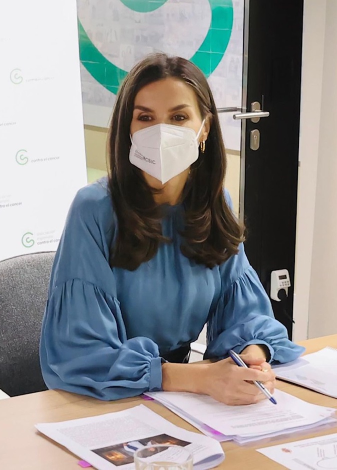 الملكة ليتيزيا في اجتماع عمل مع الجمعية الإسبانية لمكافحة السرطان