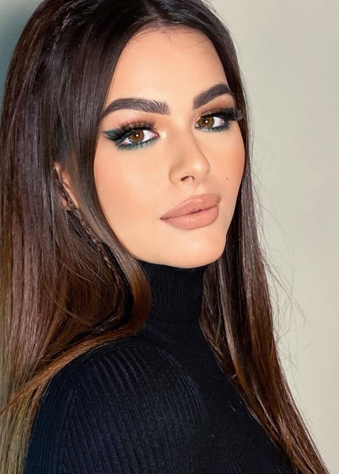  هنادي مهنا تتألق بـ نيو لوك المكياج الأخضر مع البرونزي