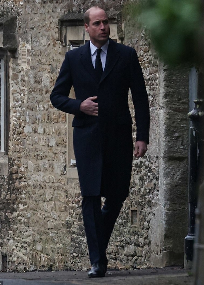 الأمير وليام في جنازة معلمة البولو التي علمته وشقيقه رياضة البولو في الصغر