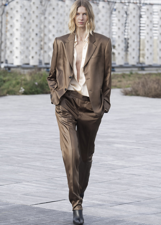 مجموعة Azzaro للهوت كوتور لربيع وصيف 2022‏