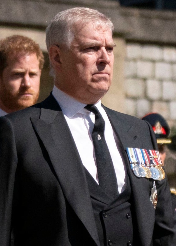 إزالة لوحة تذكارية تحمل اسم الأمير أندرو من مركز شرطة بريطاني