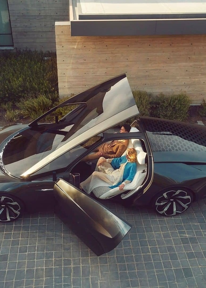 كاديلاك تكشف عن سيارة ثورية فاخرة