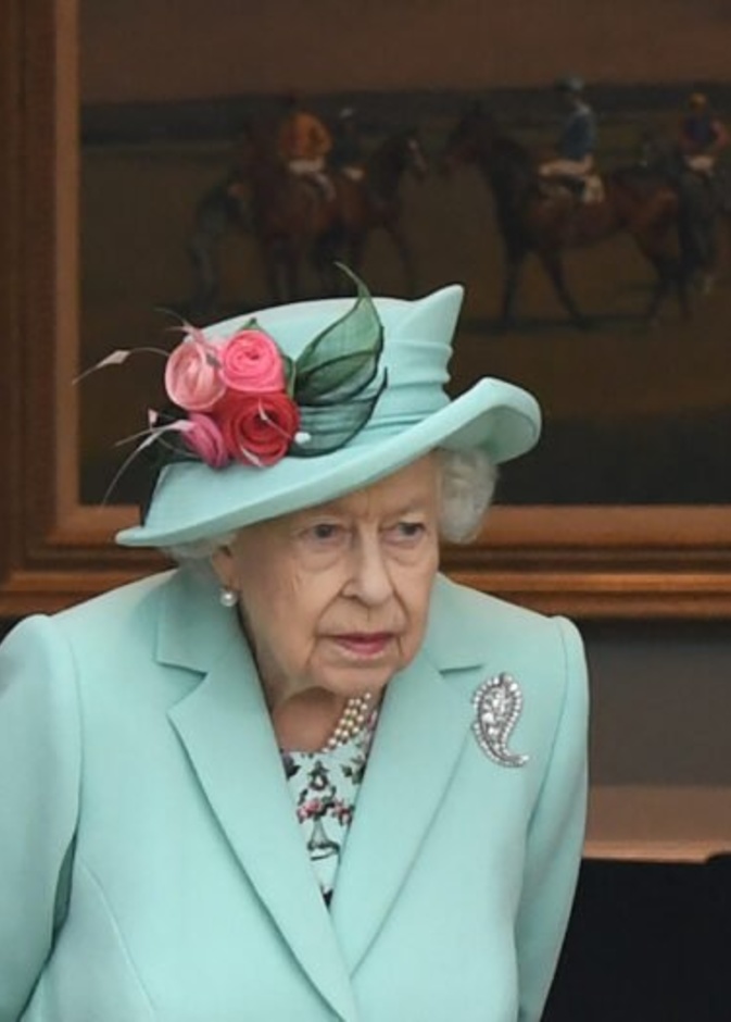 الملكة استاءت بشدة بسبب تصريح حول تنحيها عن العرش