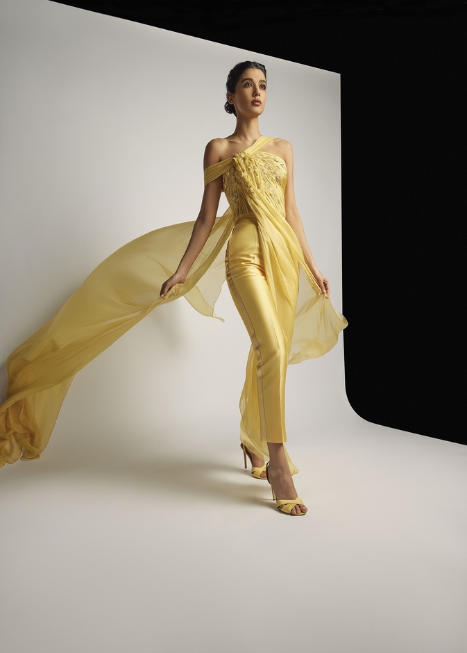 إشراقة الربيع في مجموعة رامي العلي للألبسة الفاخرة لربيع وصيف 2022