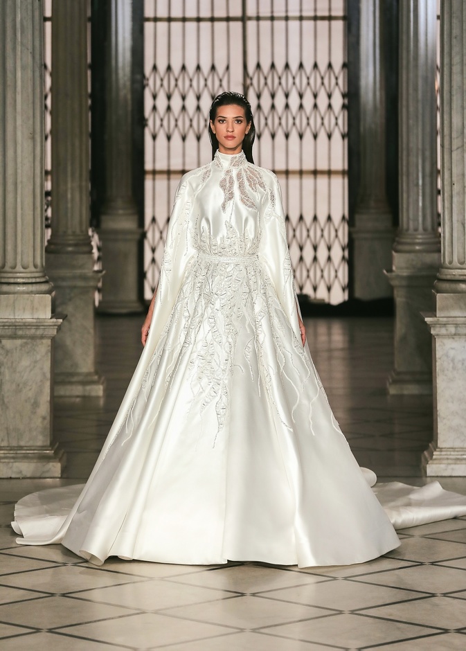 مجموعة المصمم طوني ورد من الأزياء الراقية لربيع وصيف 2022