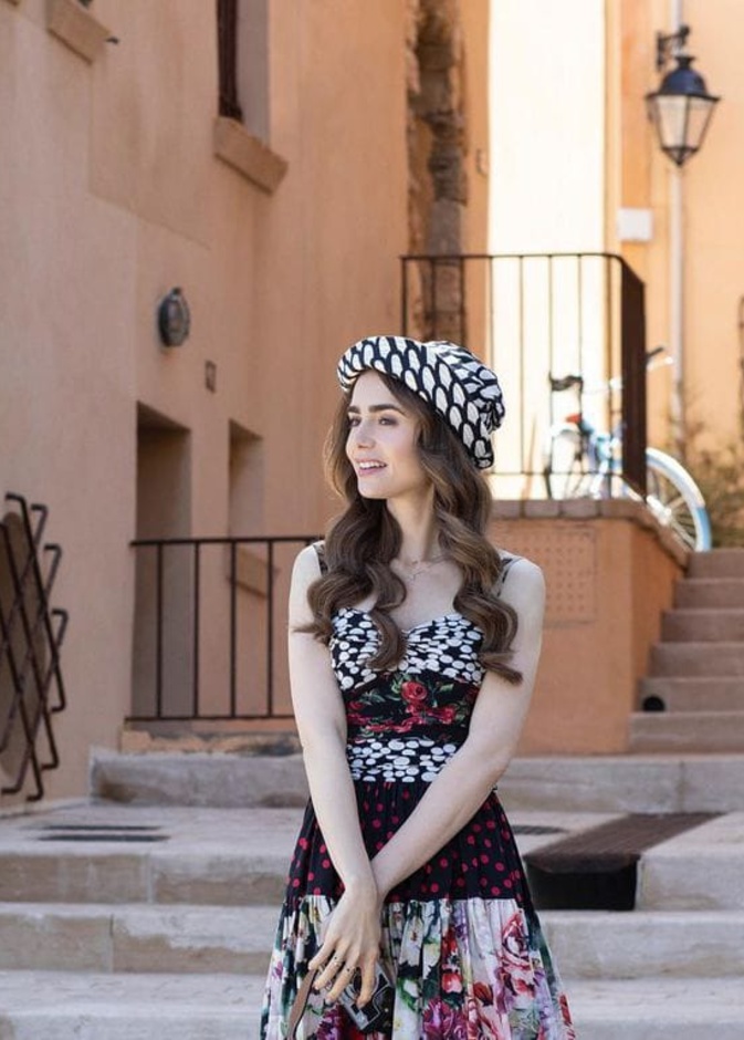 ليلي كولينز