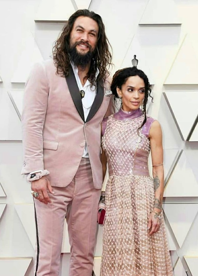 جيسون موموا وليزا بونيت