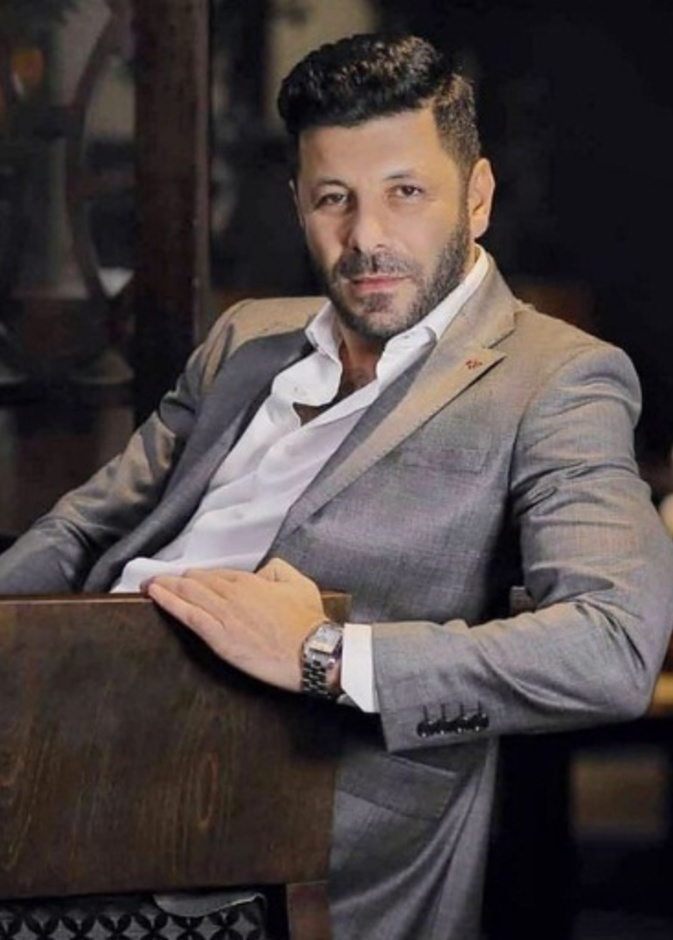 اياد نصار يتحدث ل هي عن عن تفاصيل فيلمه الجديد "الكاهن"