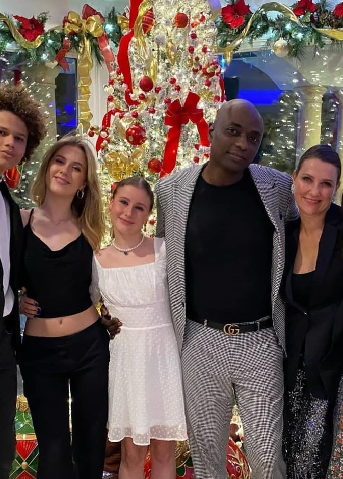 الأميرة مارثا لويز وبناتها يحتفلون بعطلة العام الجديد في لوس أنجلوس