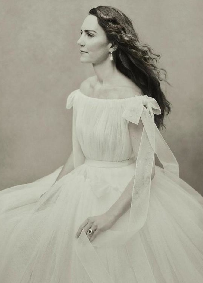 كيت ميدلتون بدون التاج الملكي في صور عيد ميلادها الـ 40