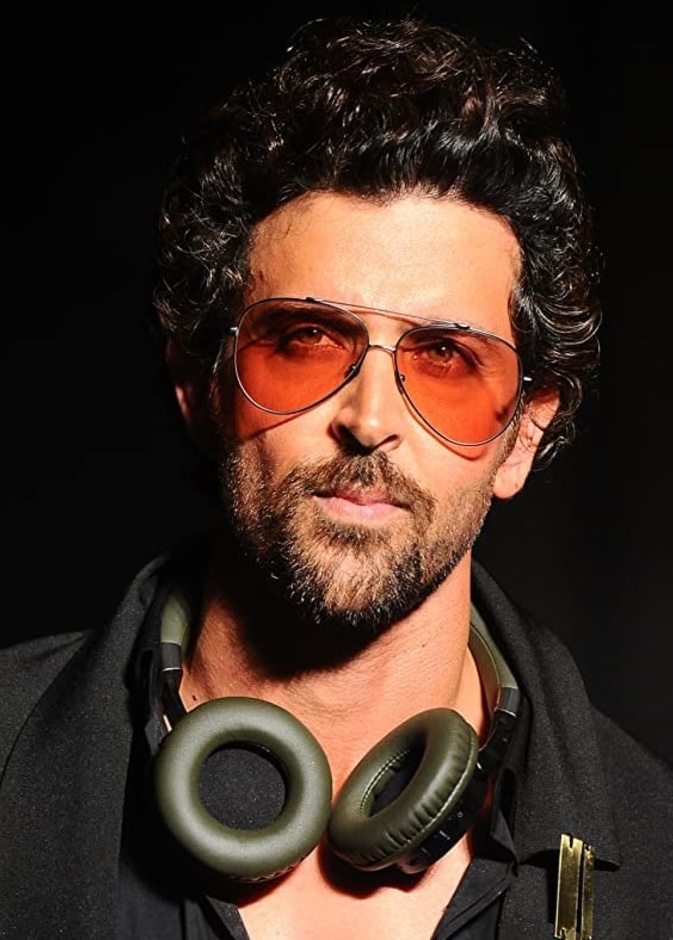 هيريثك روشان يحتفل بعيد ميلاده 48