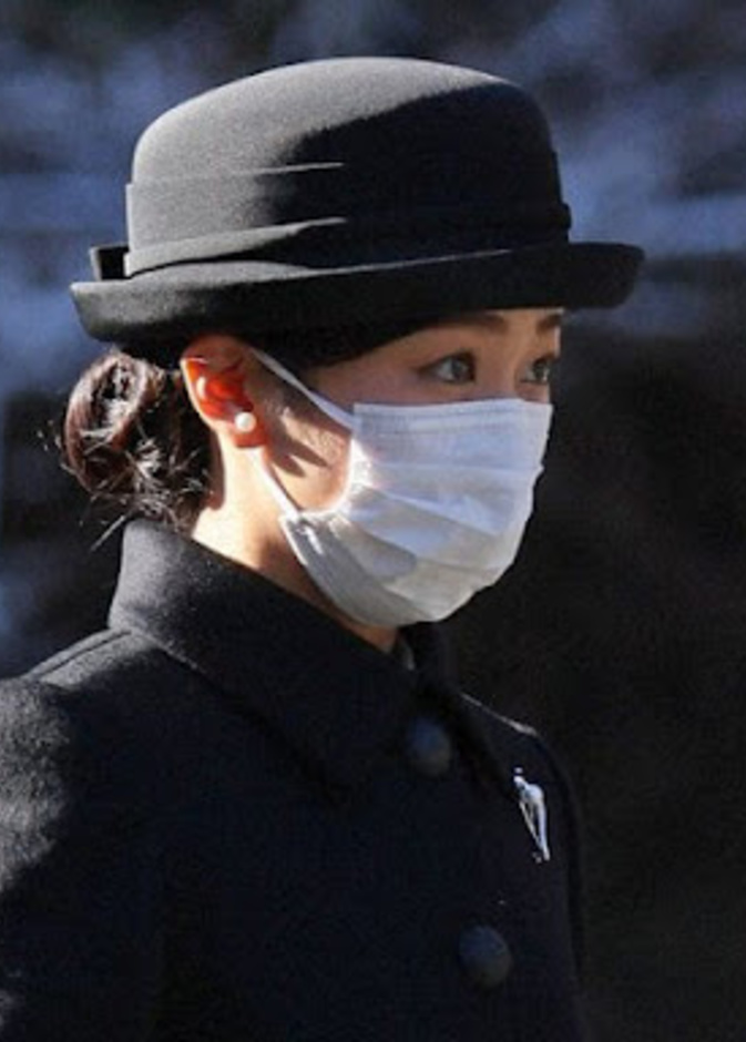 الأميرة كيكو تزور الضريح الإمبراطوري في هاتشيوجي