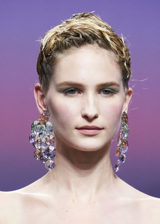 رسمات مكياج بتدرجات اللون الأخضر الأكثر جرأة في ربيع 2022