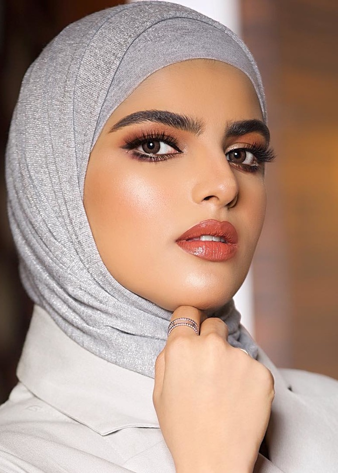 سارة الودعاني تخضع لـ 3 عمليات تجميل في الوجه