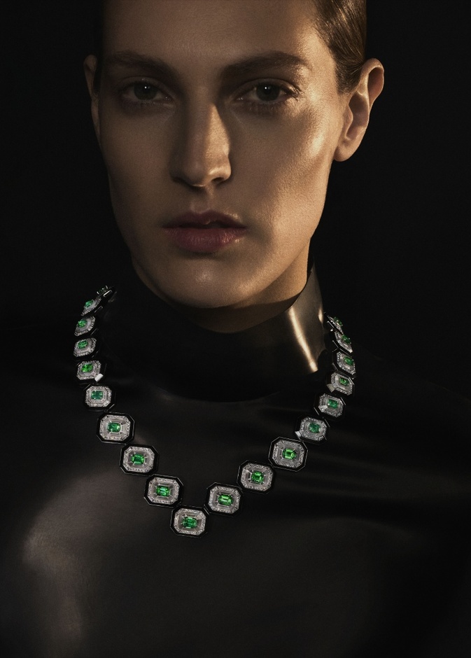 أروع المجوهرات المرصعة بالزمرد الكولومبي