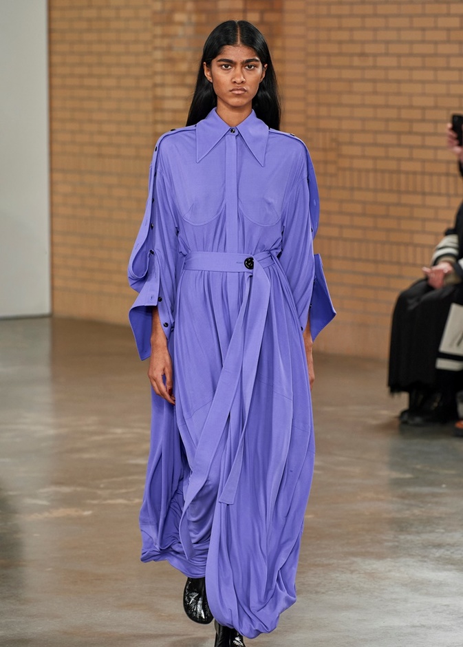 إستوحي من دار Proenza Schouler موديلات فساتين بأزرار