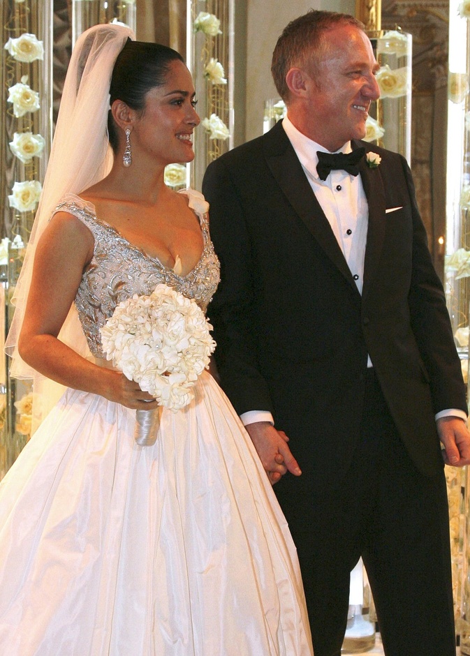 النجمة اللبنانية الاصل سلمى حايك تزوجت في 14 فبراير 2009