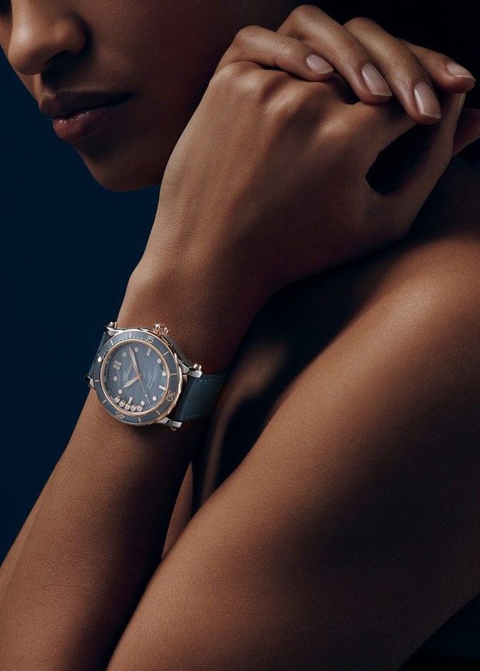 تألقي بتصاميم الساعات النسائية عتيقة الطراز