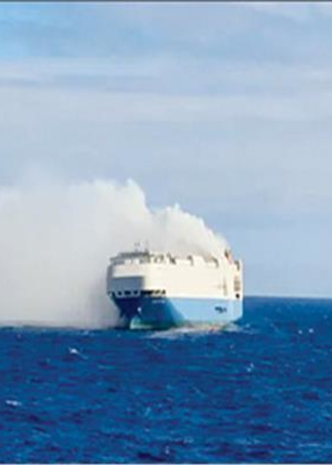 حريق يلتهم 3000 سيارة