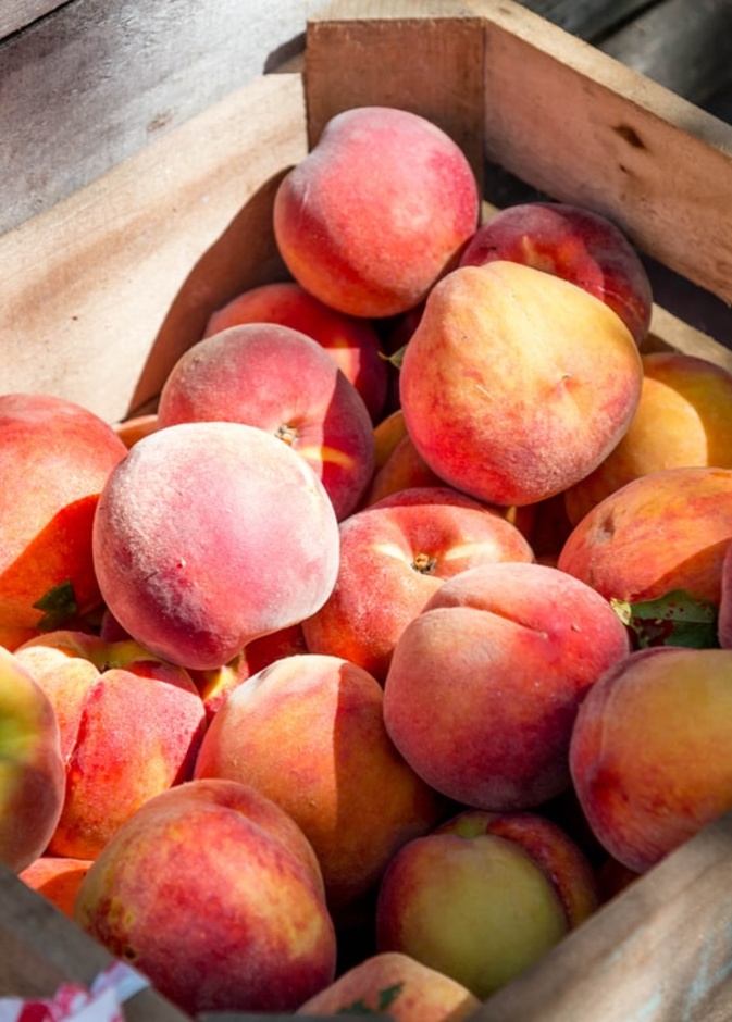 فوائد الخوخ للنساء في مرحلة الشيخوخة