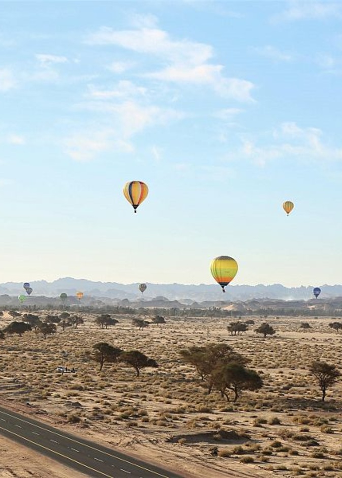 سحر الطبيعة في مهرجان المناطيد في سماء العلا - المصدر واس
