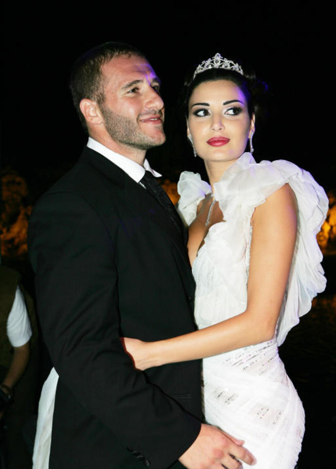 سيرين عبد النور مع زوجها في يوم الزفاف